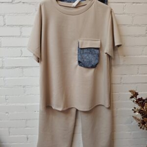 Pak beige.