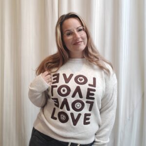 Beige trui LOVE
